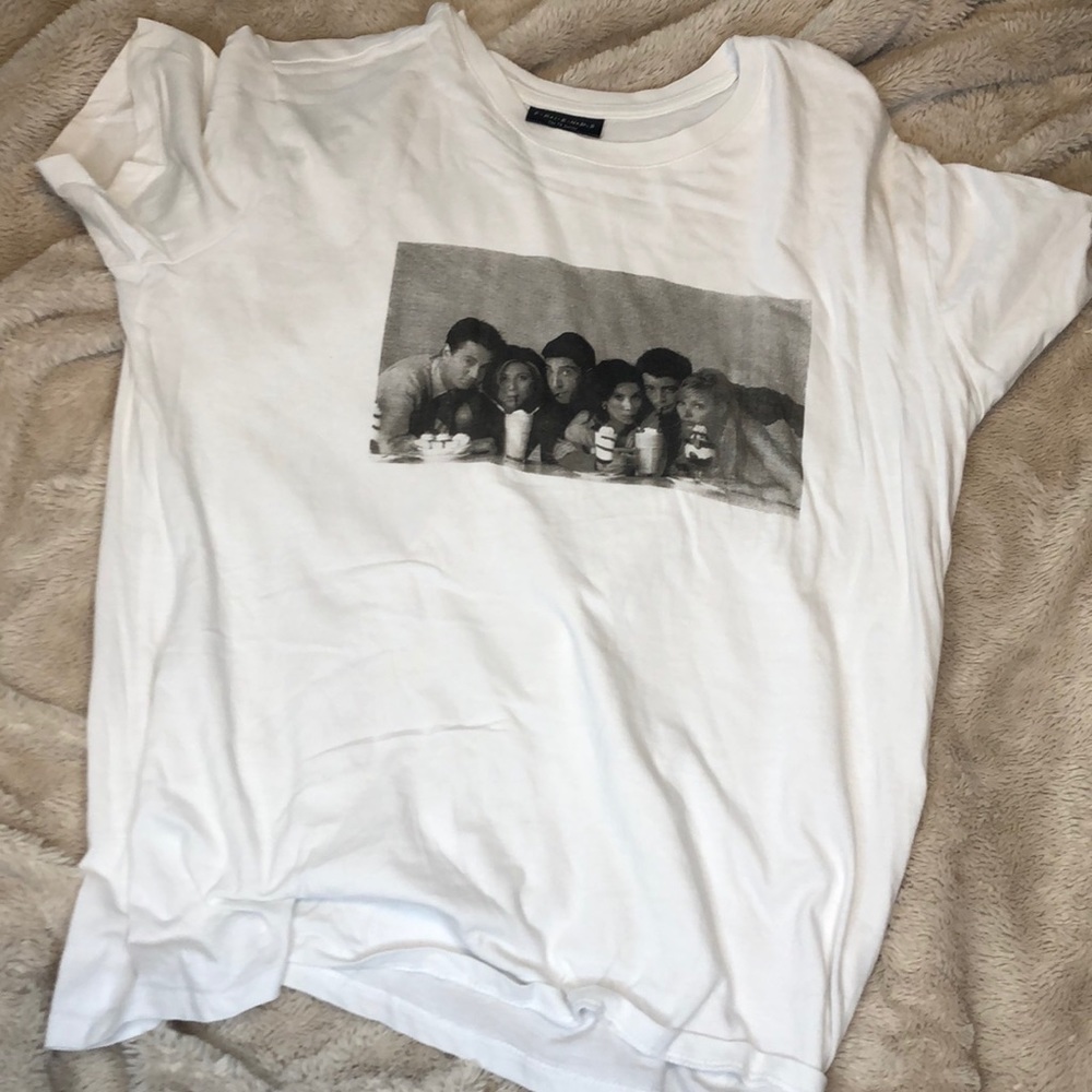 FRIENDS tee